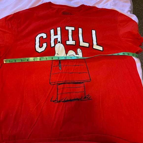 PEANUTS/SNOOPY TEE SIZE XL - Picture 4 of 5